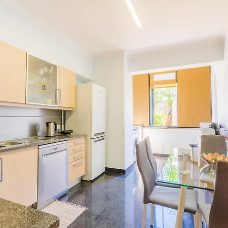 Apartment Ocean View And Garden In Exclusive Area Funchal (Madeira)