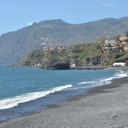 Apartment Ocean View And Garden In Exclusive Area *